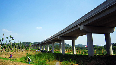 ̩��������؈��ɽ��·�Ľ�����